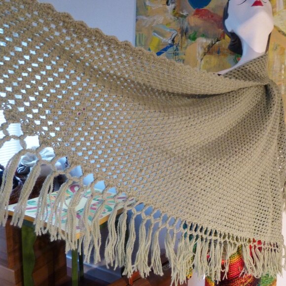 Crochet shaul, sage vintage handmade shaw - Picture 3 of 3